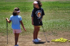 kids-playing-golf03